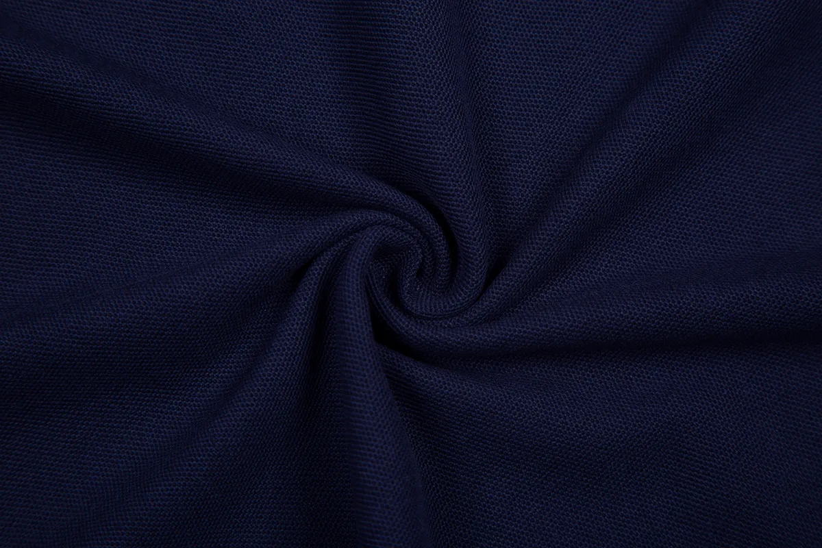 P200 White background picture [Evergreen all year round] Style number: 25101# (on sale all year round) Color: black white label/black red label/navy blue white label/navy blue red label/white/pink/grey Size: S to Pearlescent buttons on white background ✅ - The placket chiffon film is professionally processed ✅ -Ralph Lauren's classic Malaysian logo Polo｜Unlock the British retro sports style. Use 220g heavy double-sided piqué cotton to create a tall silhouette. The iconic Malaysian embroidery logo interprets American origin. The solid color system can easily control formal and casual scenes.